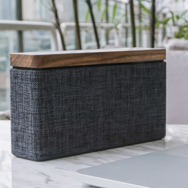 - Hi-Fi Square 16 ,  