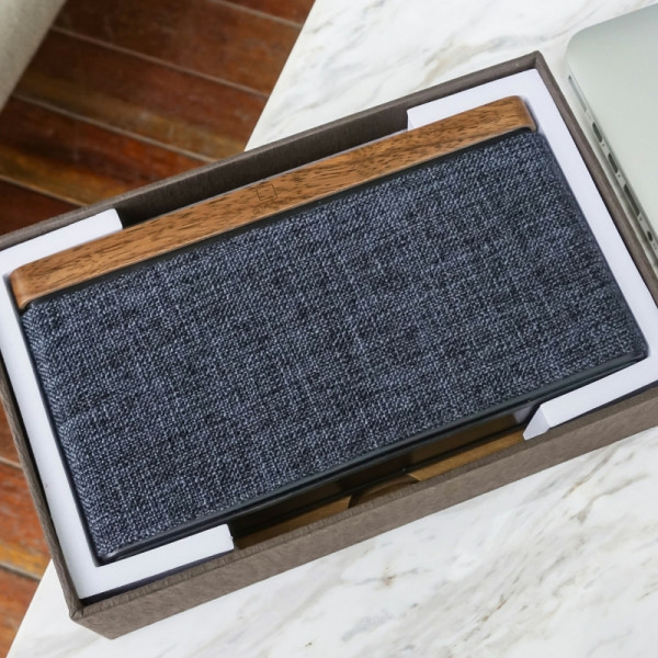 - Hi-Fi Square 16 ,  