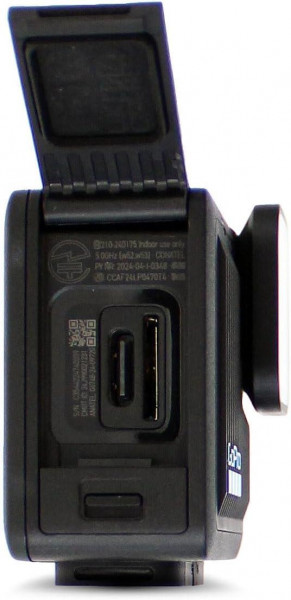 ����-������ GoPro Hero 4K Black Compact + 50-in-1 Accessory Kit
