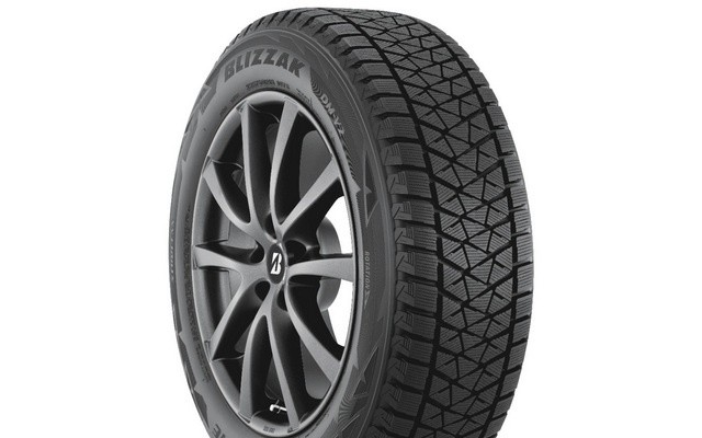   Bridgestone Blizzak DM-V2 215/70 R16 100S