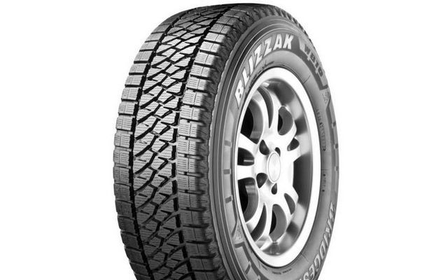 Bridgestone Blizzak W810 205/75 R16C 110/108R