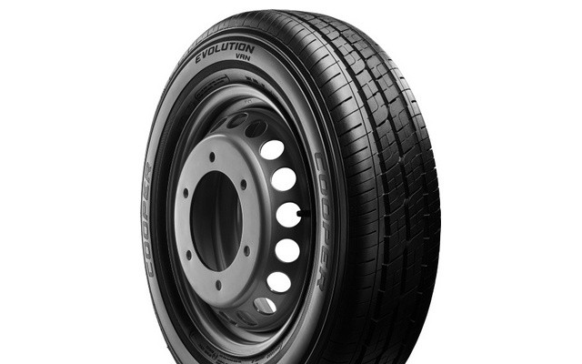 Cooper Evolution Van 215/70 R15C 109/107S