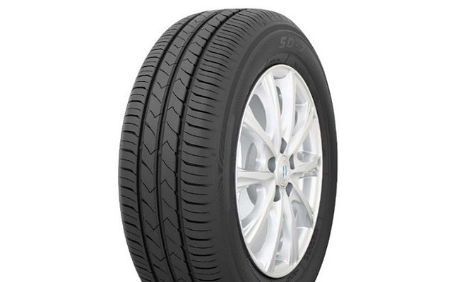  Toyo SD-7 215/55 R17 94V