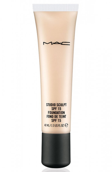   MAC Studio Sculpt SPF 15 Foundation NC37