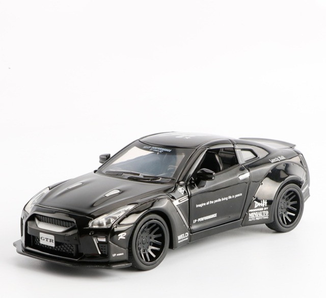   Nissan GTR  (7862)