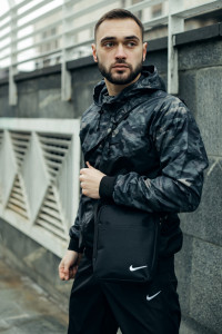  Intruder Nike Windrunner Jacket  - M (159047645548) 4