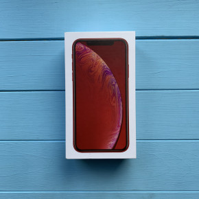  Apple iPhone XR Red 4