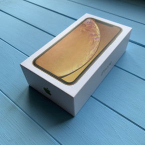  Apple iPhone XR Yellow 3