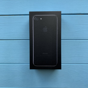  Apple iPhone 7 Jet Black 3