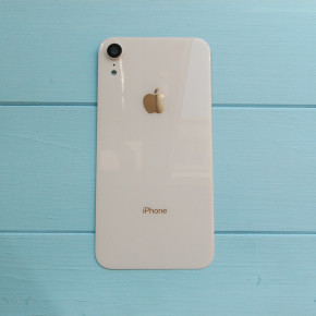    Apple iPhone XR White 3