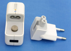   HQ-Tech Apple style USB 5V/2.1A+1A AC220V  6