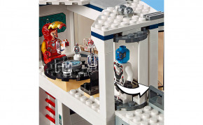  Lego     (76131) 8