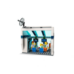  Lego City  (60351) 7