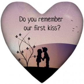   Do you remember our first kiss? 4PS_15L047