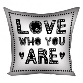    3030  Love who you are 3P_20F012