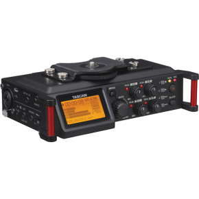  Tascam DR-70 D