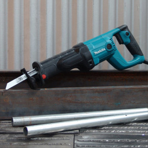   Makita (JR3050T) 6