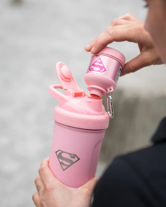  SmartShake Whey2Go DC 110  Supergirl 4