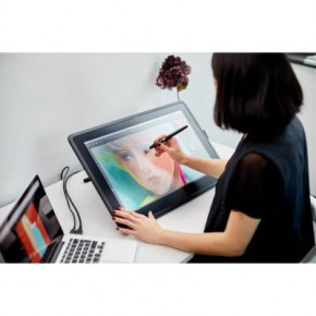 - Wacom Cintiq 22 (DTK2260K0A) 7