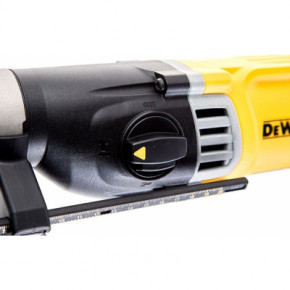  DeWALT SDS-Plus (D25144K) 11