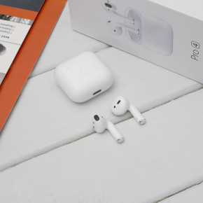    Apple Airpods Pro 4   7