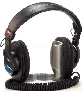   Sony MDR-7506 3