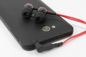  SoundMagic ES18 Black-Red 3