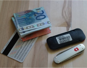   Victorinox Money Clip 0.6540.16 7