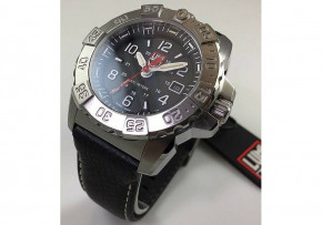   Luminox XS.3251 4