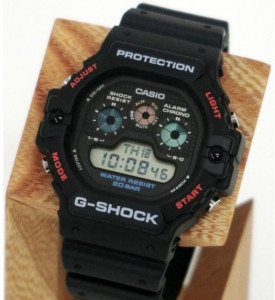   Casio DW-5900-1ER 3