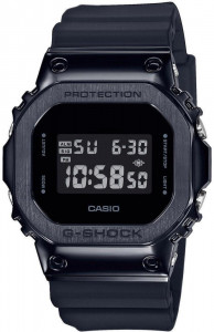   Casio GM-5600B-1ER 3