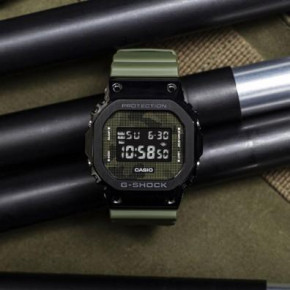   Casio GM-5600B-3ER