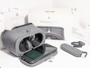    Google Daydream View 4