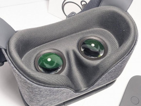    Google Daydream View 5