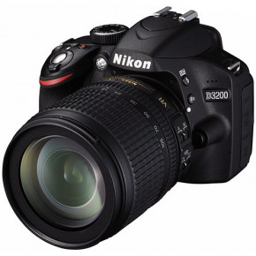  Nikon D3200 kit with 18-105 VR