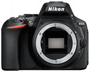   Nikon D5600 + AF-P 18-55 VR + AF-P 70-300 VR (VBA500K004) 4