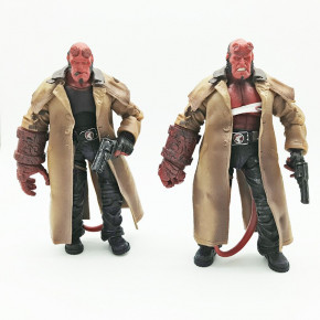  Mezco Hellboy  