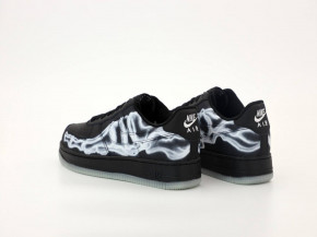   Nike Air Force 1 Bones       (   ) 6