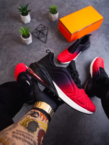     Nike Air Max 270    4