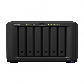   Synology NAS (DS1621+)