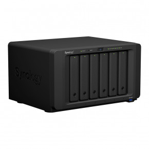   Synology NAS (DS1621+) 4