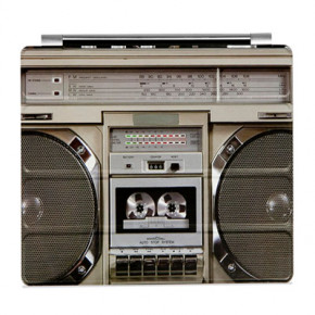   iPad 2 Boombox