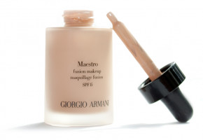   Giorgio Armani Maestro Fusion Makeup 6.5,  15 