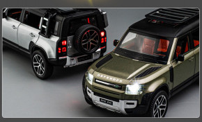  Neca Land Rover Defender  3