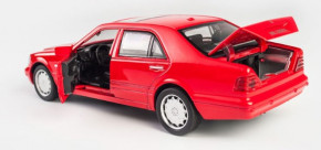  Neca Mercedes-Benz S-W140 