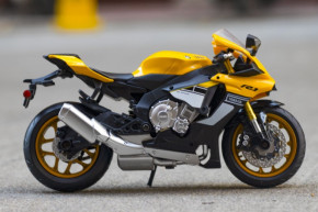  Neca Yamaha YZF-R1 