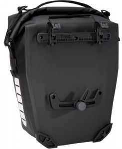   Thule Shield Pannier 22L 22 L Black TH3204916 3