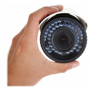   Hikvision DS-2CD2621G0-IZS (2.8-12) 5