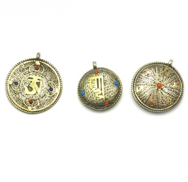   Metal pendants (27535)