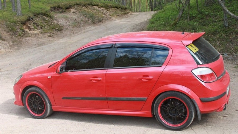   Cobra Tuning O10304  Opel Astra H Hb 5d 2004